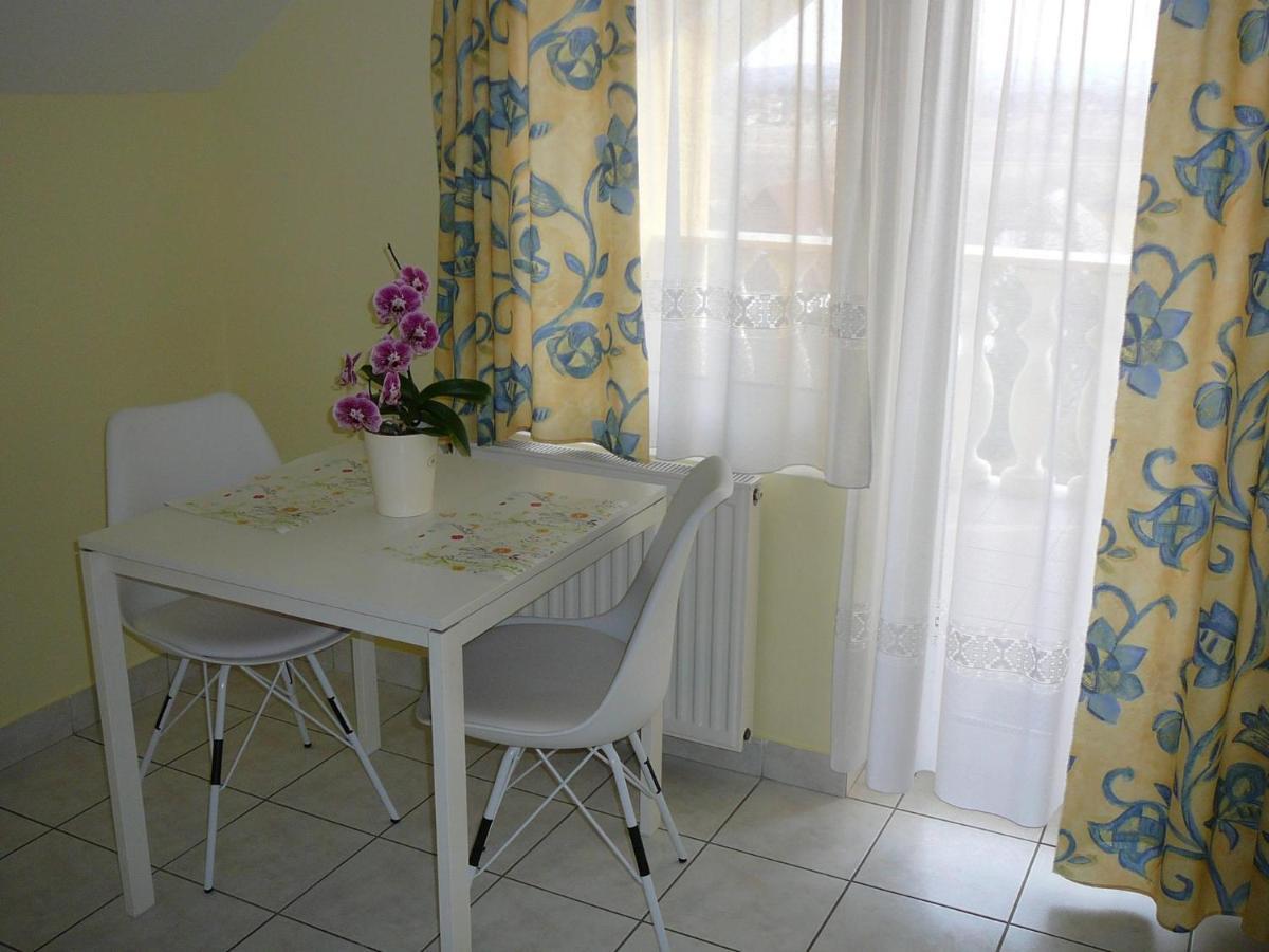 Apartments In Alsopahok/Balaton 27597 외부 사진