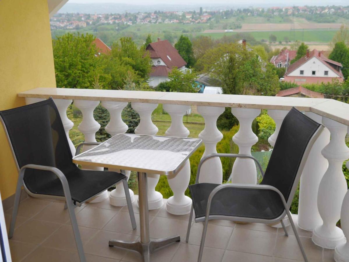 Apartments In Alsopahok/Balaton 27597 외부 사진