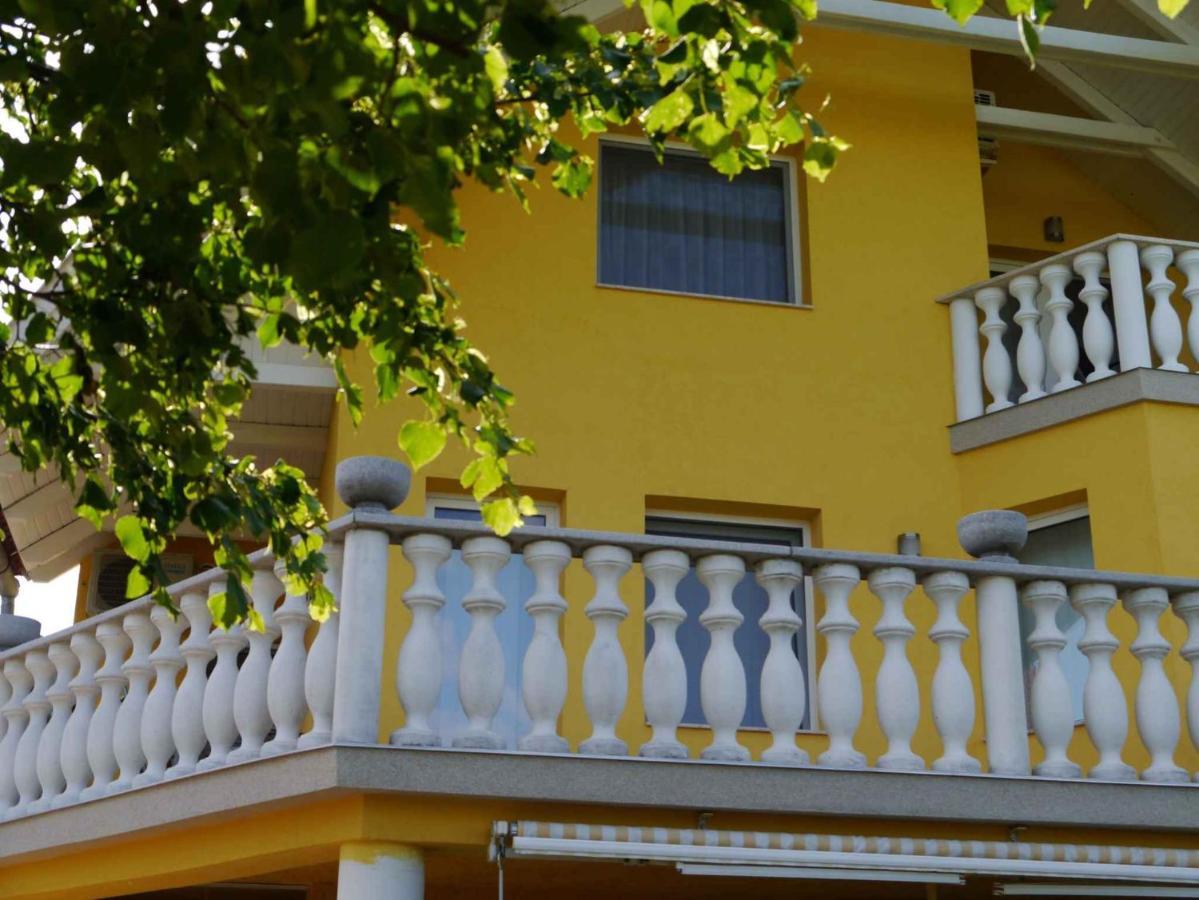 Apartments In Alsopahok/Balaton 27597 외부 사진